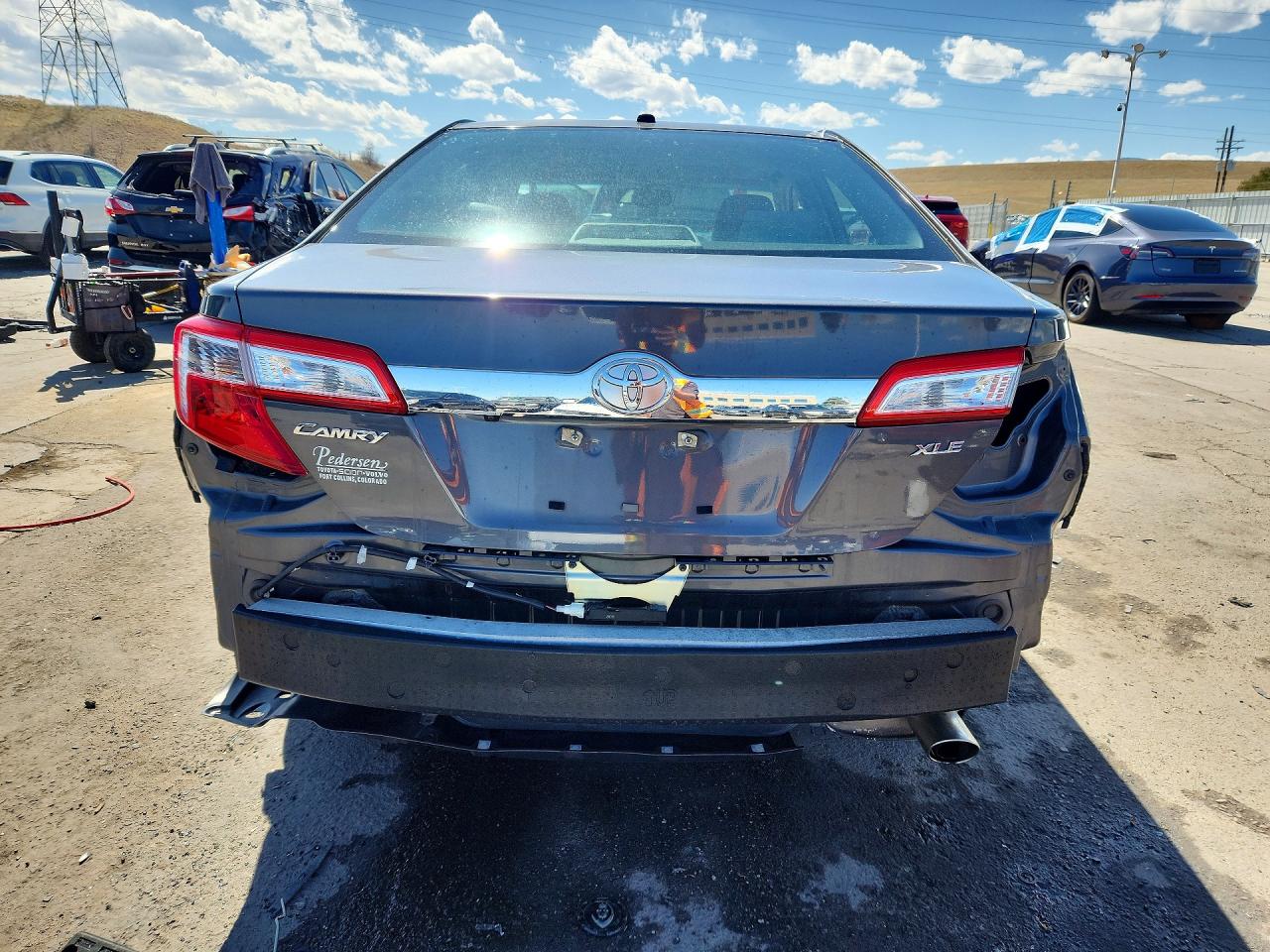 2012 TOYOTA CAMRY XLE photo 16