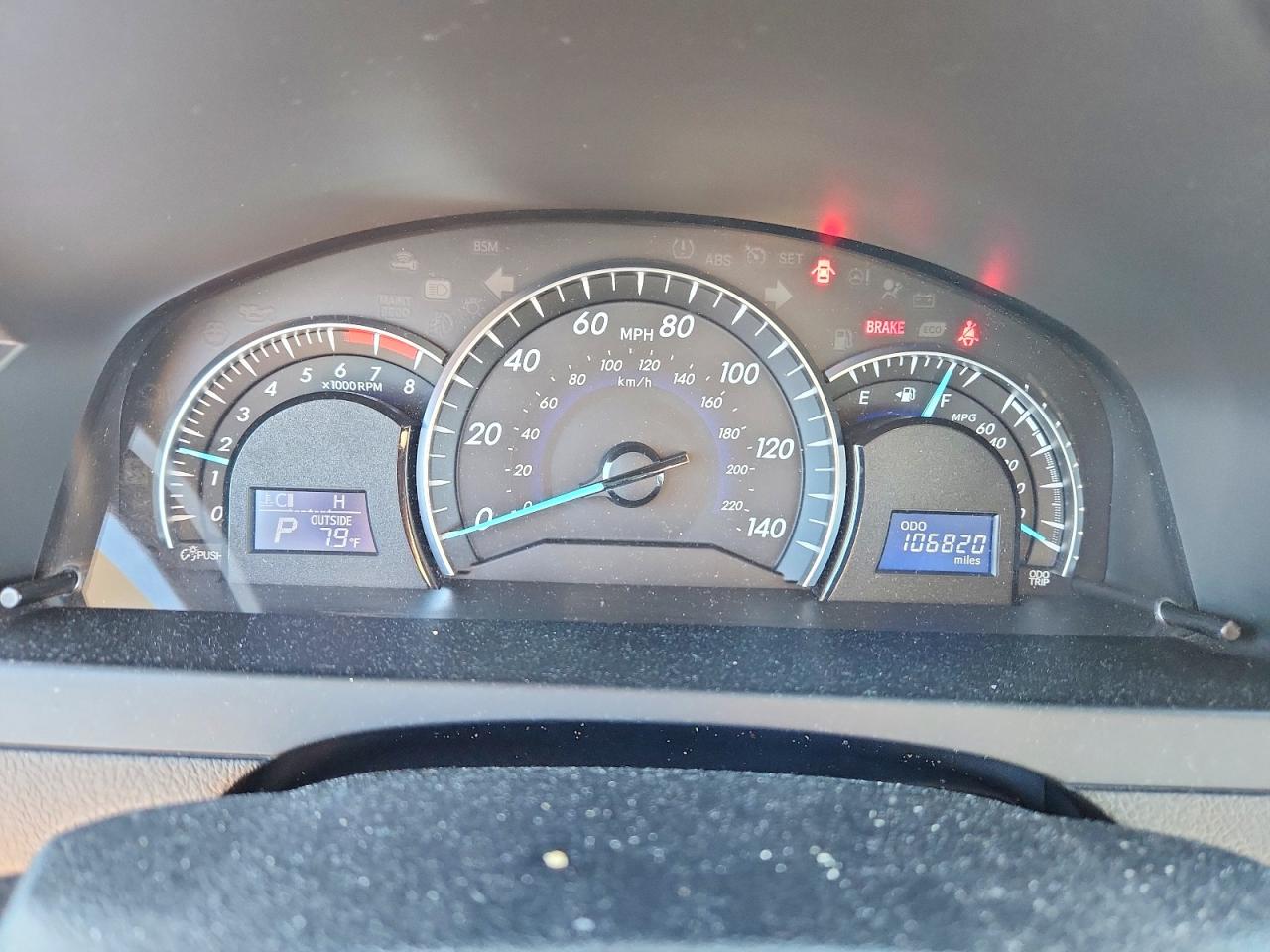 2012 TOYOTA CAMRY XLE photo 25