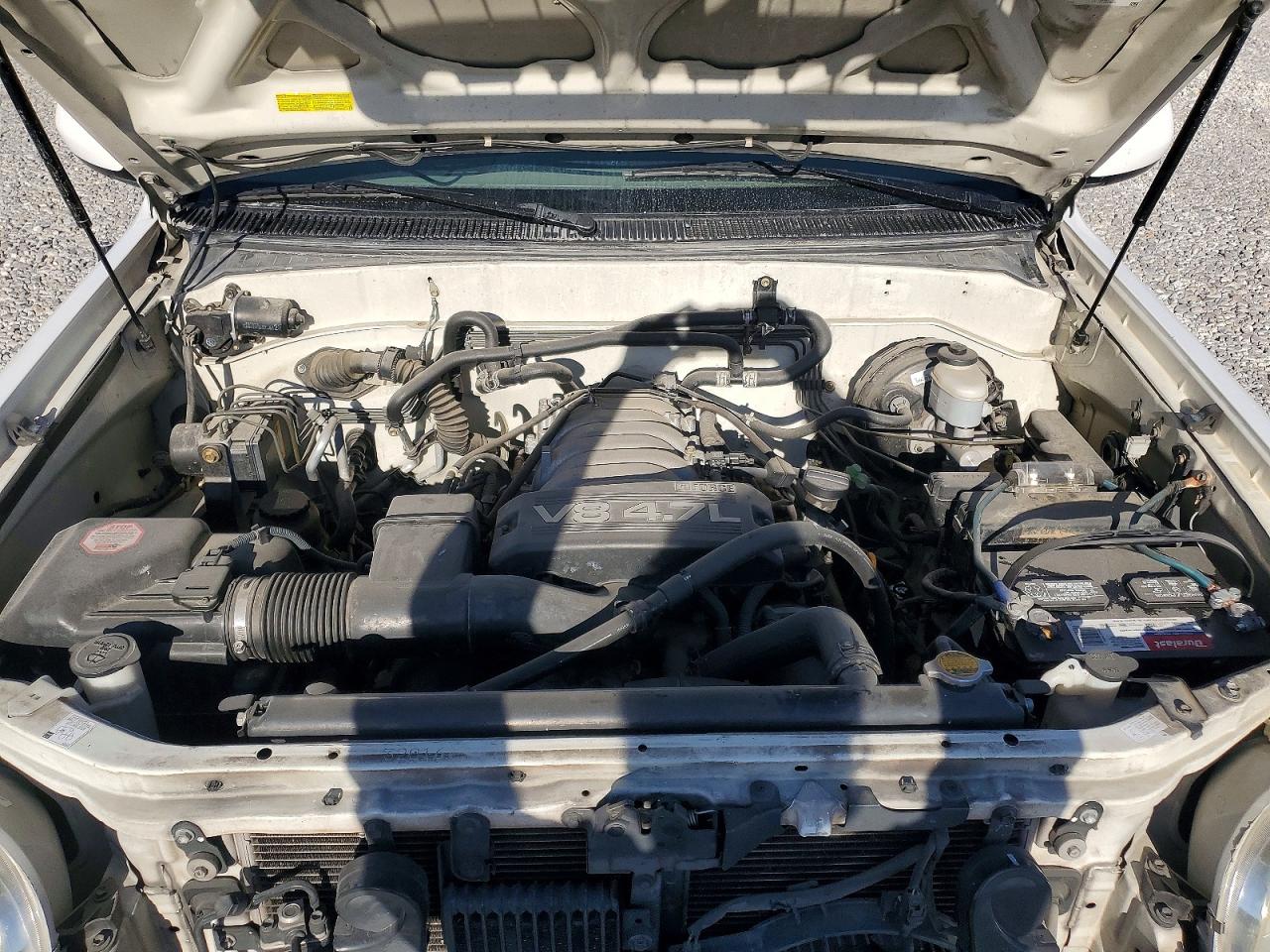 2004 TOYOTA SEQUOIA SR5 photo 34