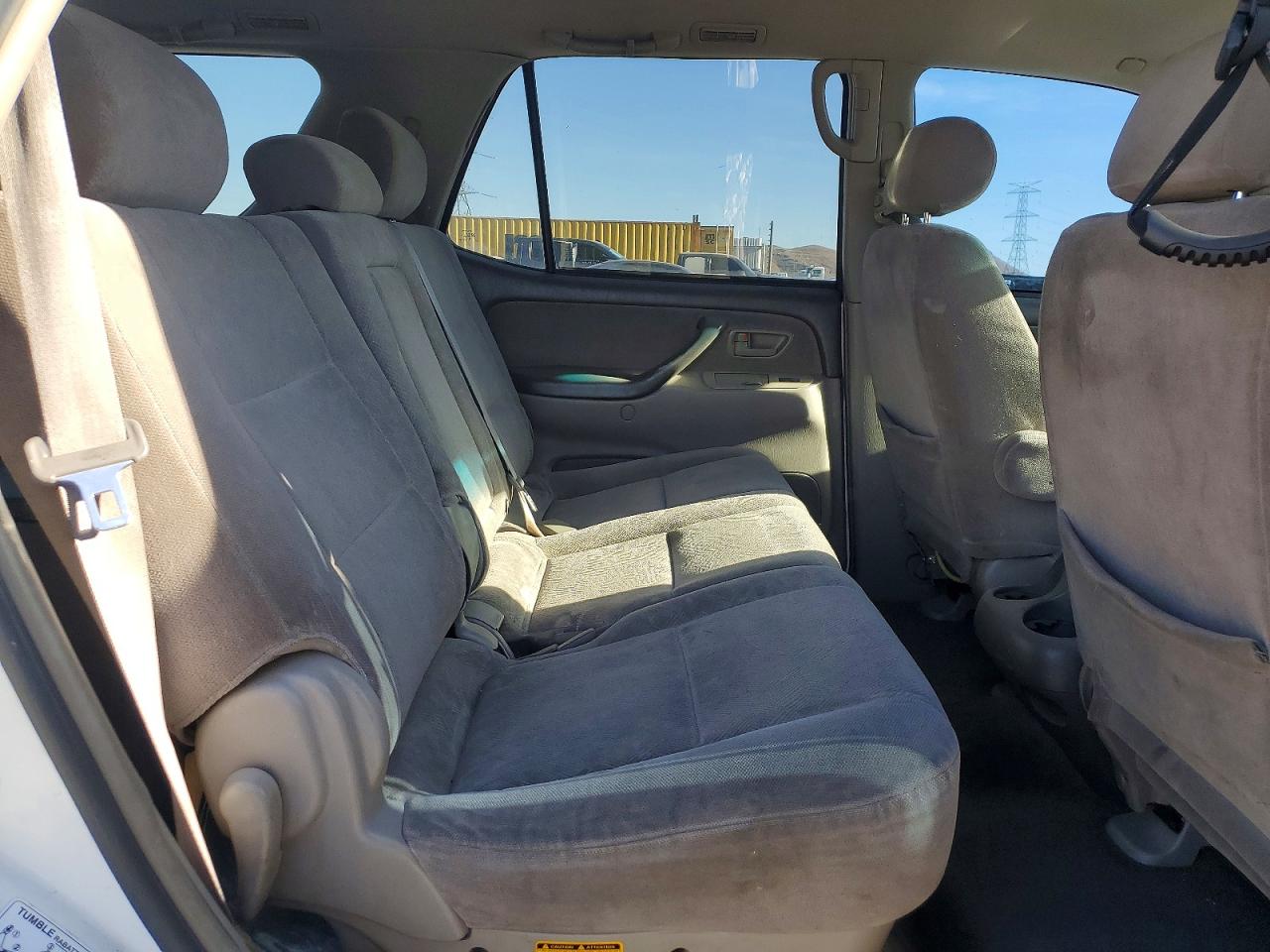 2004 TOYOTA SEQUOIA SR5 photo 31