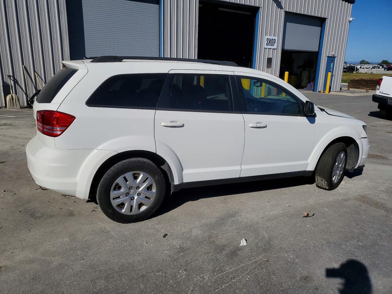 2017 DODGE JOURNEY SE photo 5