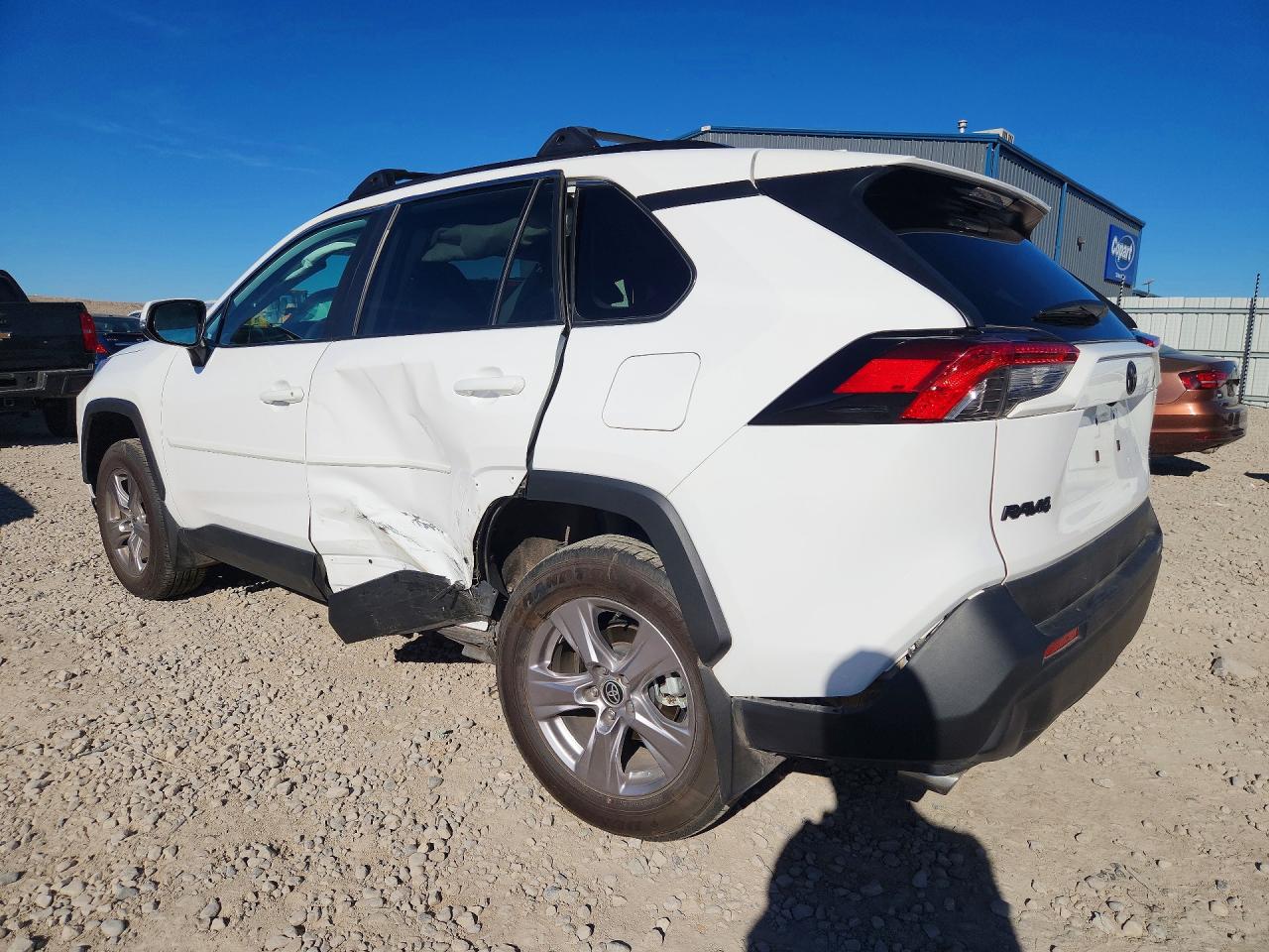 2025 TOYOTA RAV4 XLE photo 2