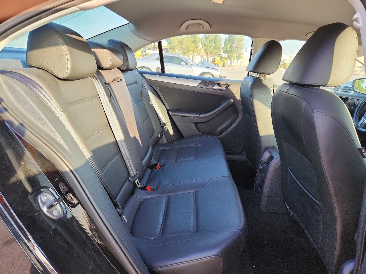 2013 VOLKSWAGEN JETTA SE photo 28