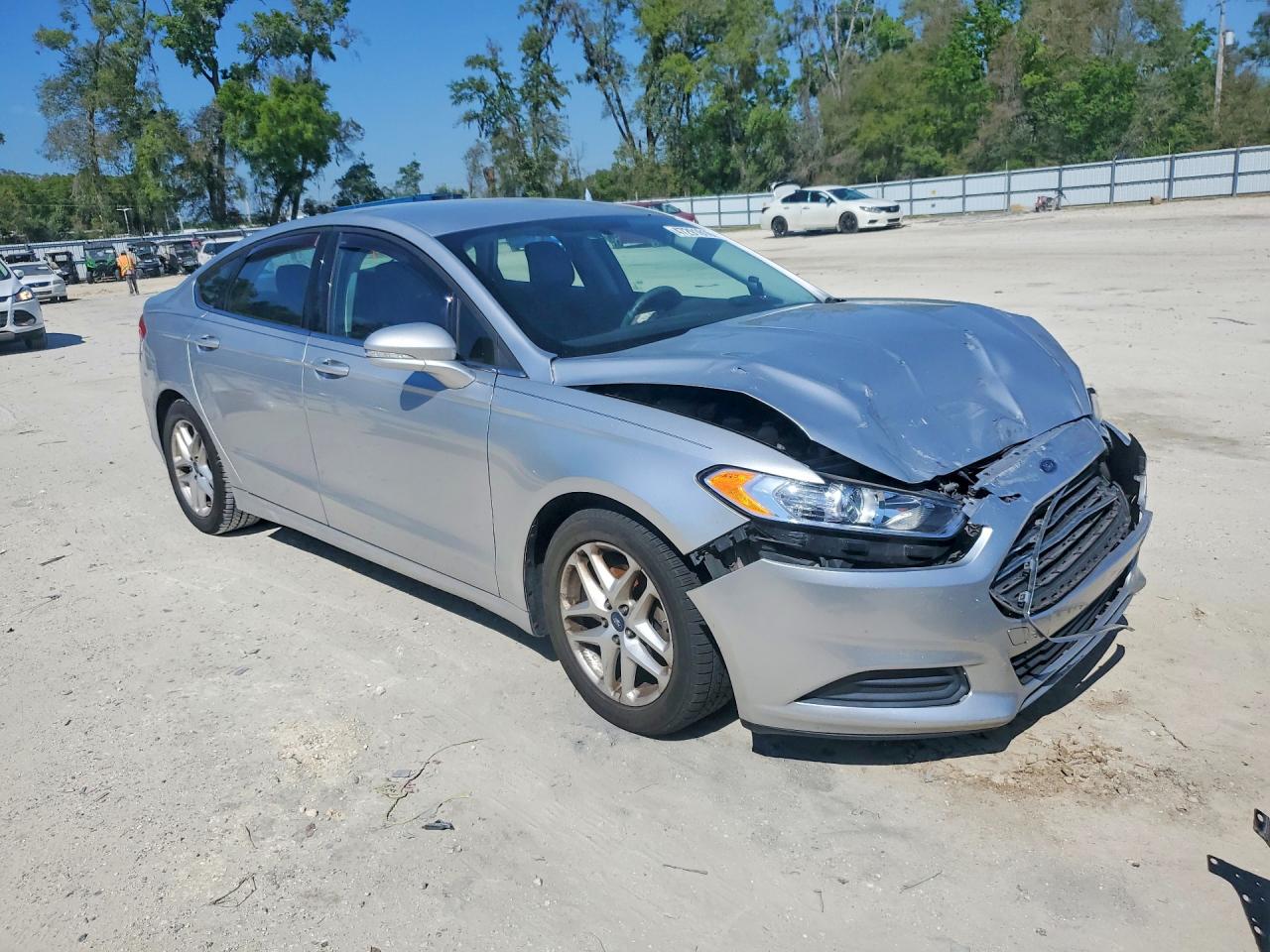2014 FORD FUSION SE photo 4