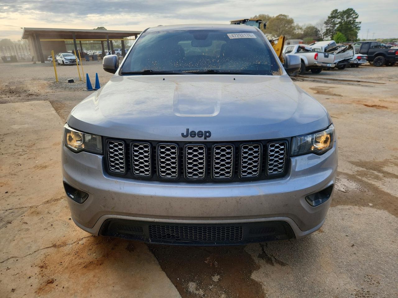 2019 JEEP GRAND CHEROKEE LAREDO photo 9