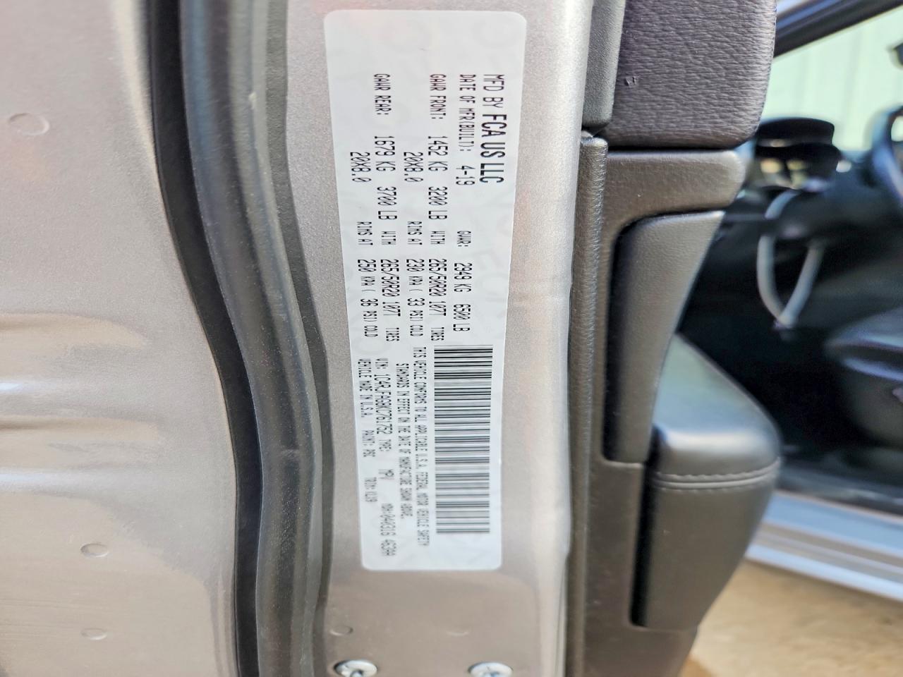 2019 JEEP GRAND CHEROKEE LAREDO photo 25