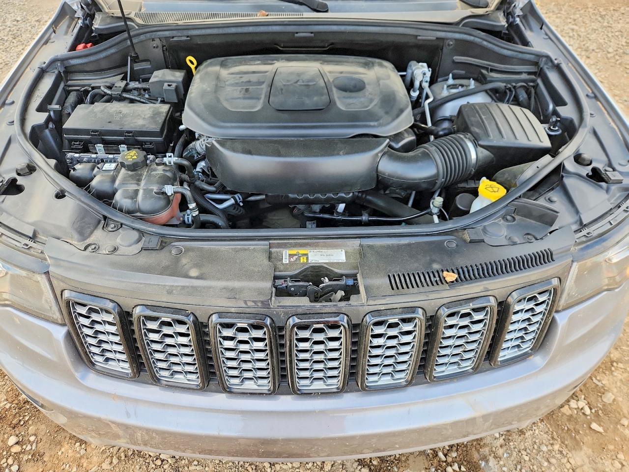 2019 JEEP GRAND CHEROKEE LAREDO photo 23