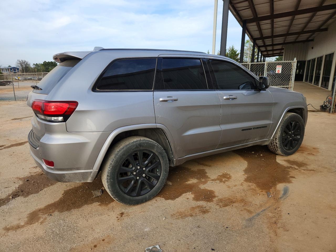 2019 JEEP GRAND CHEROKEE LAREDO photo 5
