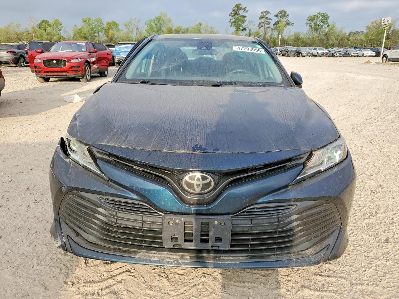 2019 TOYOTA CAMRY LE photo 9