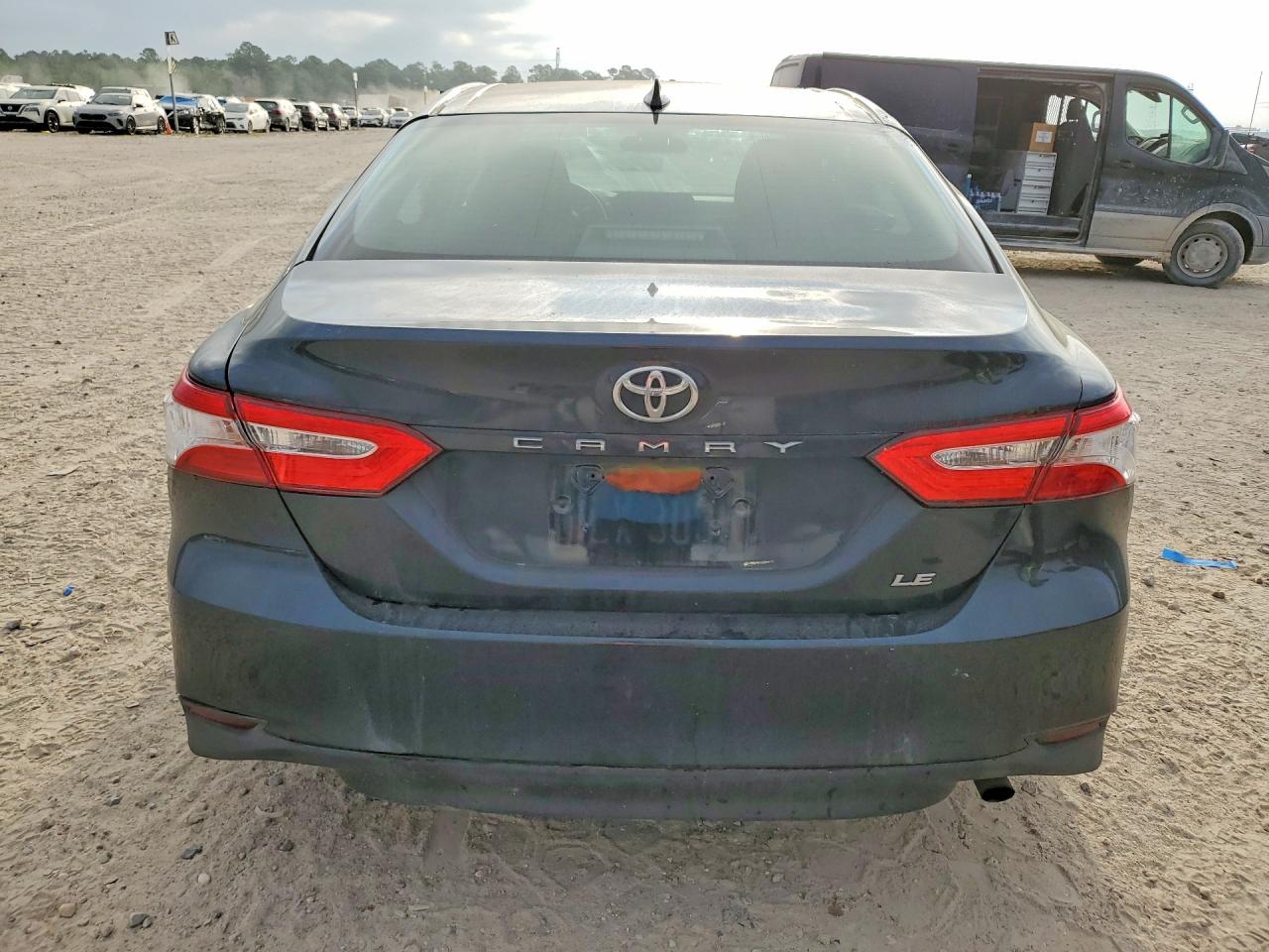 2019 TOYOTA CAMRY LE photo 11