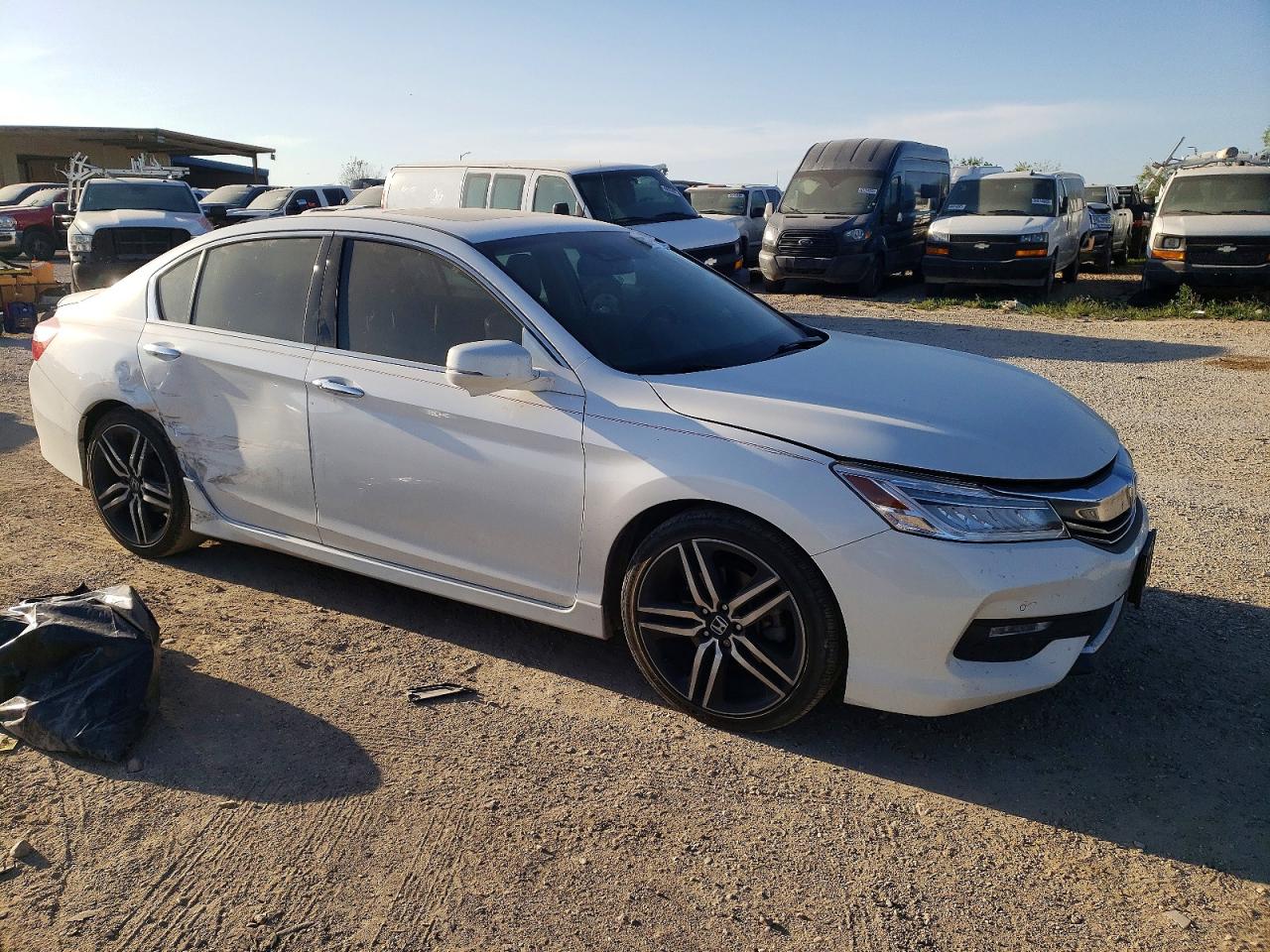 2017 HONDA ACCORD TOURING photo 4