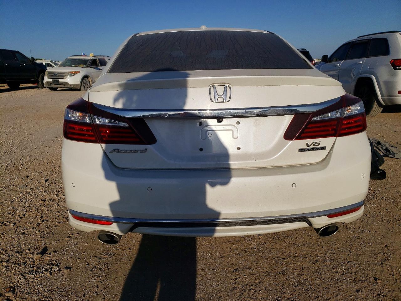 2017 HONDA ACCORD TOURING photo 6