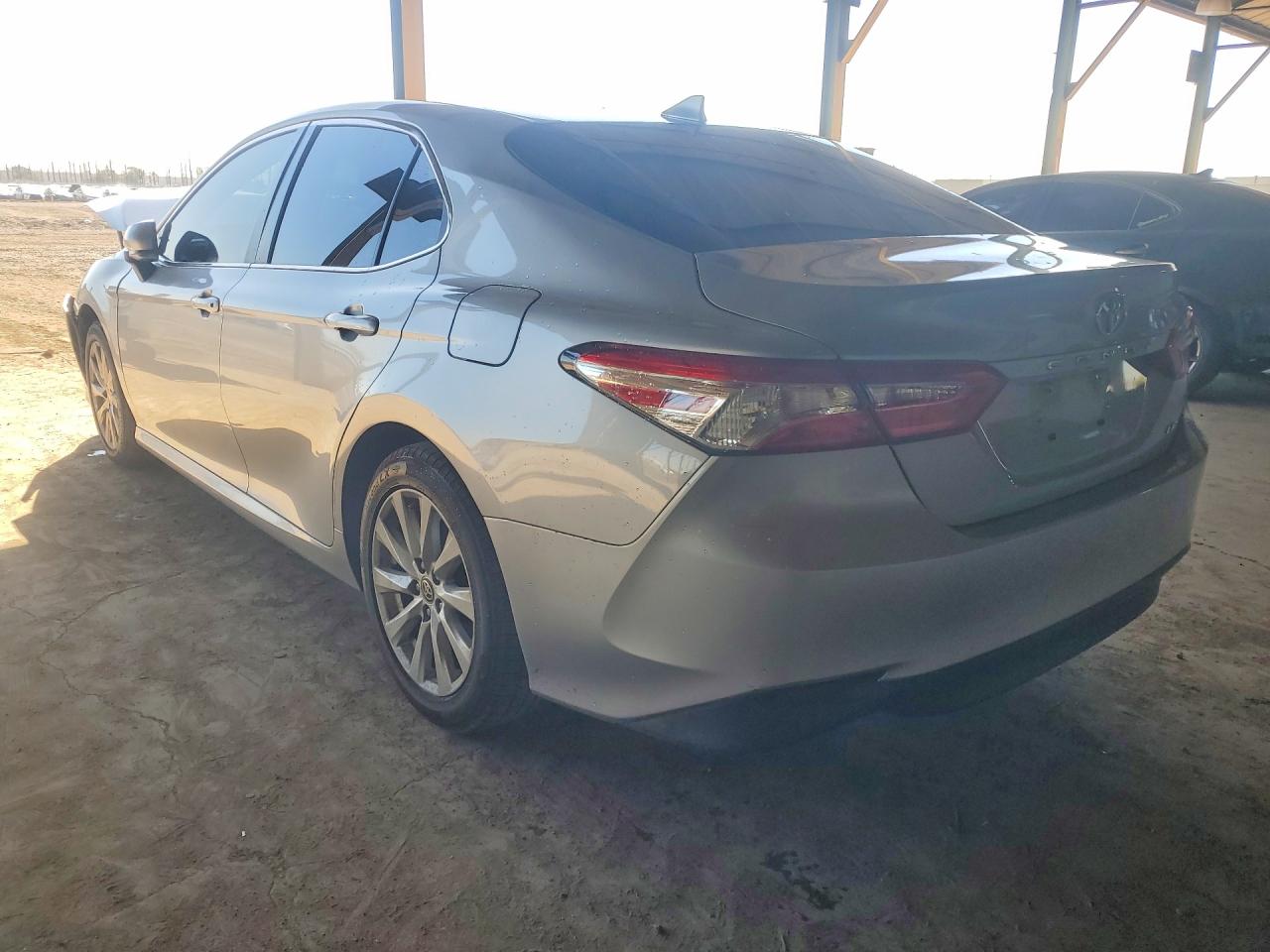 2020 TOYOTA CAMRY LE photo 2