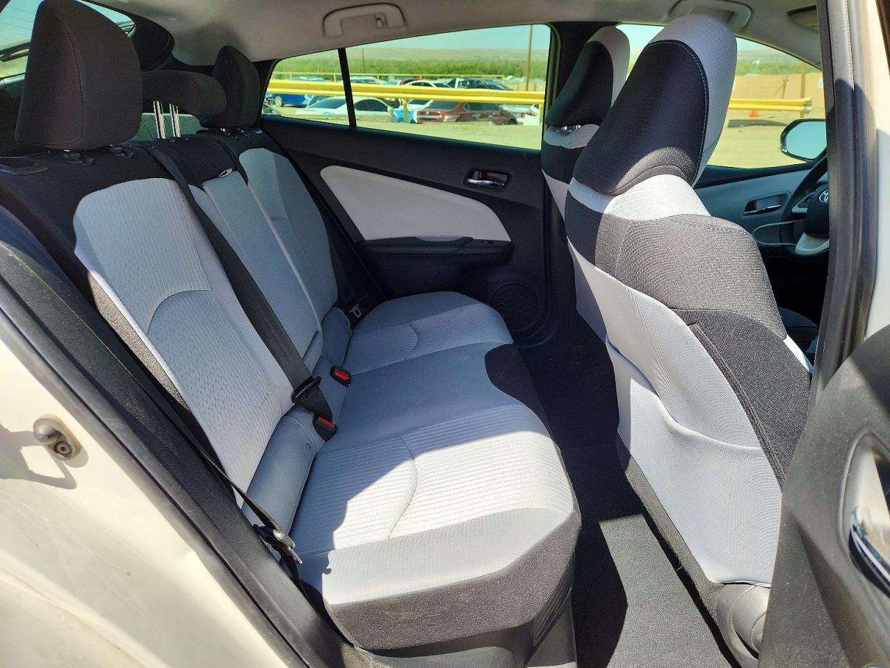 2017 TOYOTA PRIUS TWO photo 19