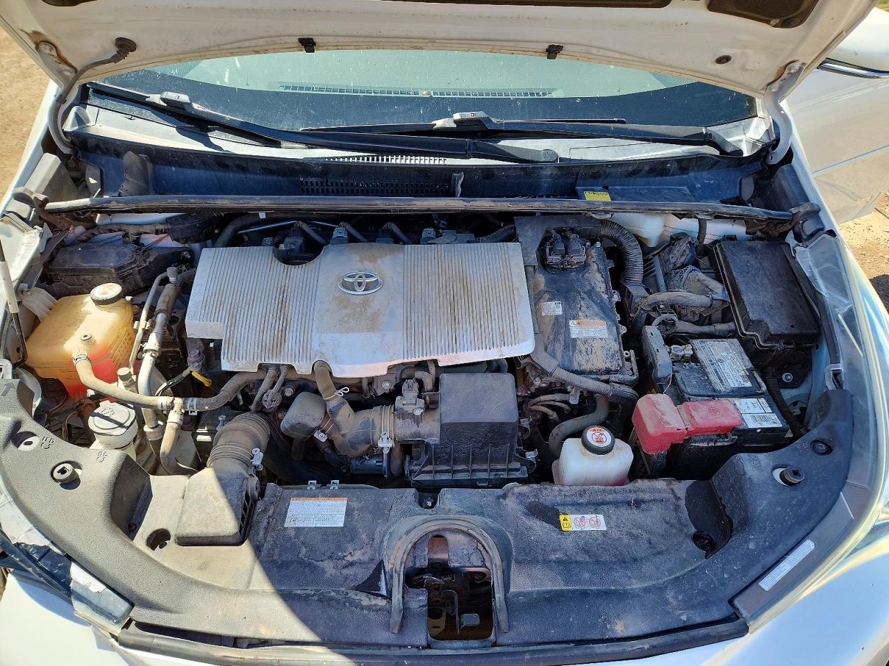 2017 TOYOTA PRIUS TWO photo 21