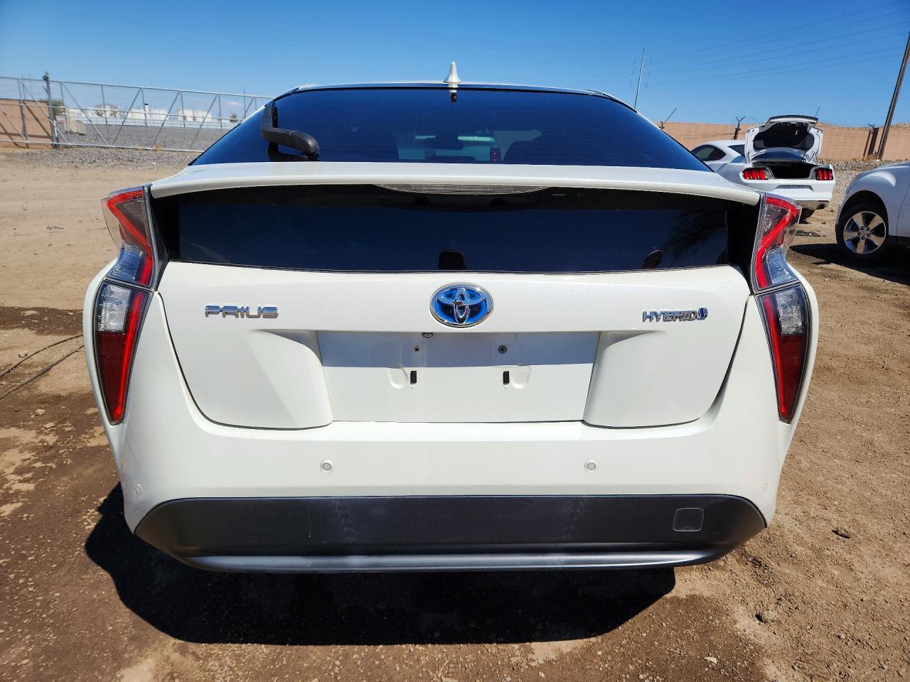 2017 TOYOTA PRIUS TWO photo 11