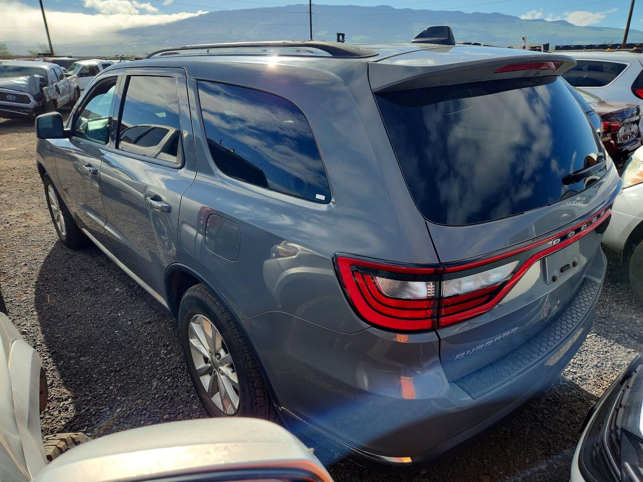 2023 DODGE DURANGO SXT photo 3