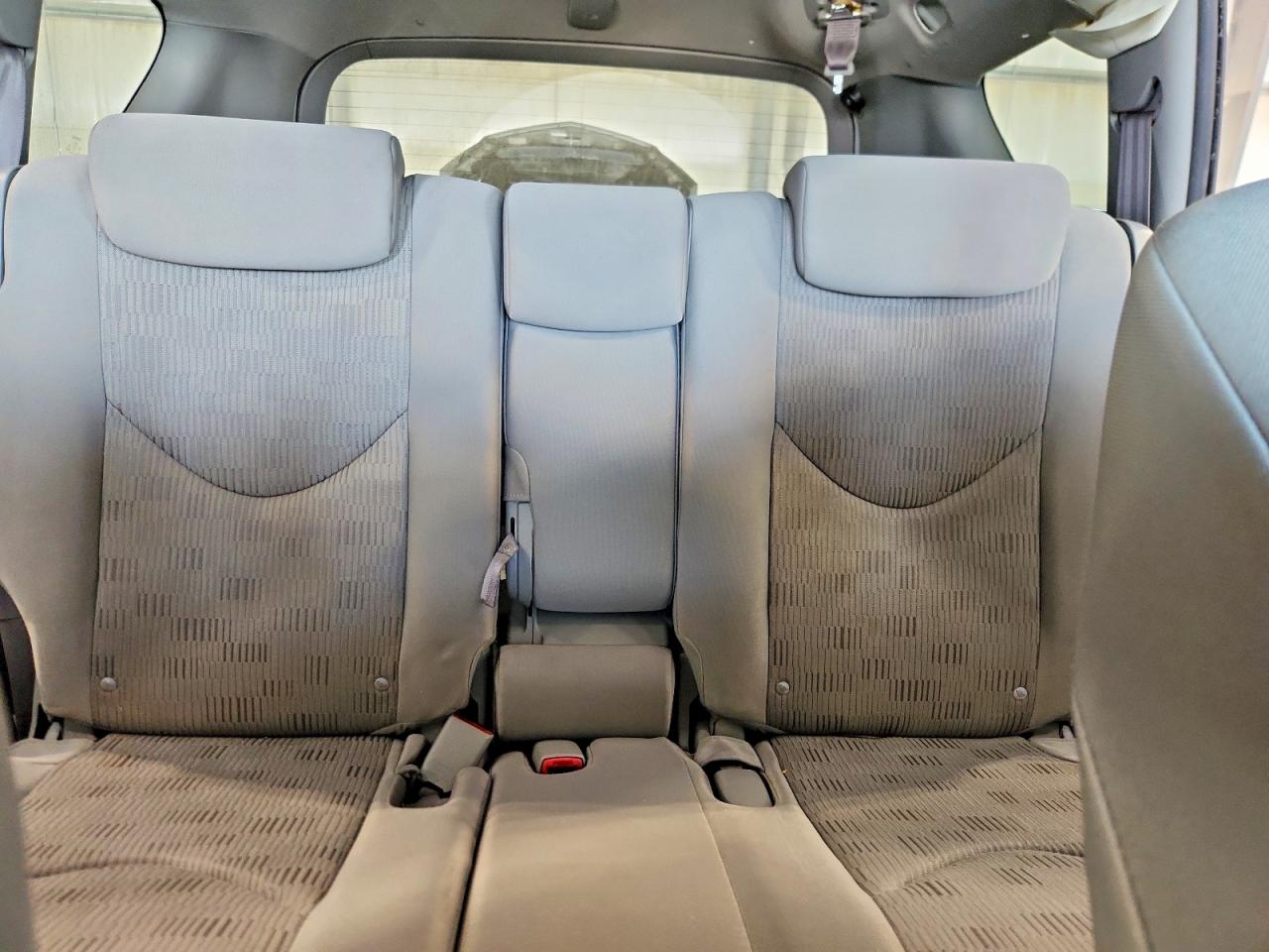 2010 TOYOTA RAV4 BASE photo 19