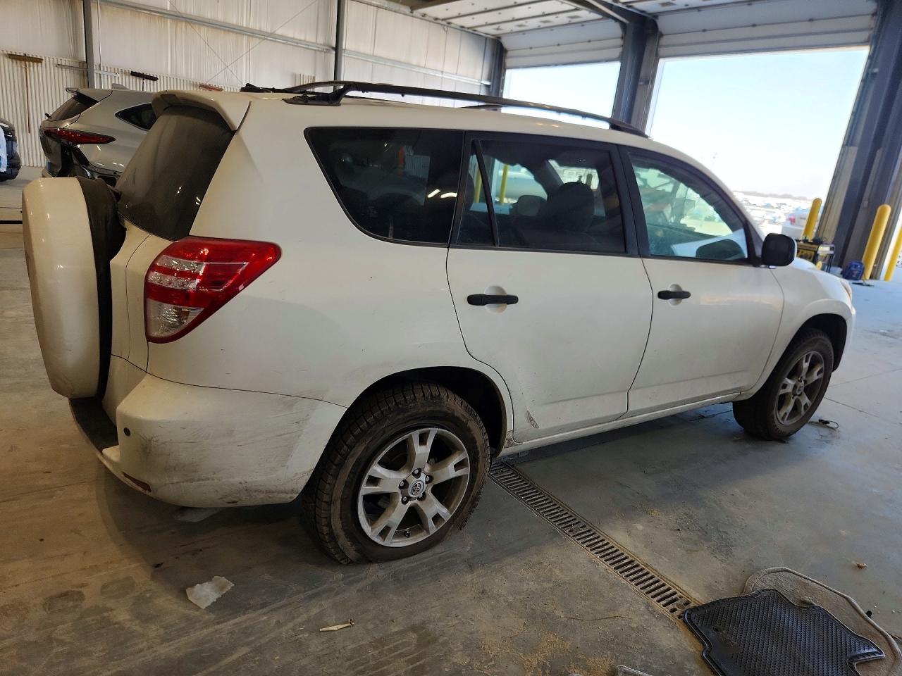 2010 TOYOTA RAV4 BASE photo 5