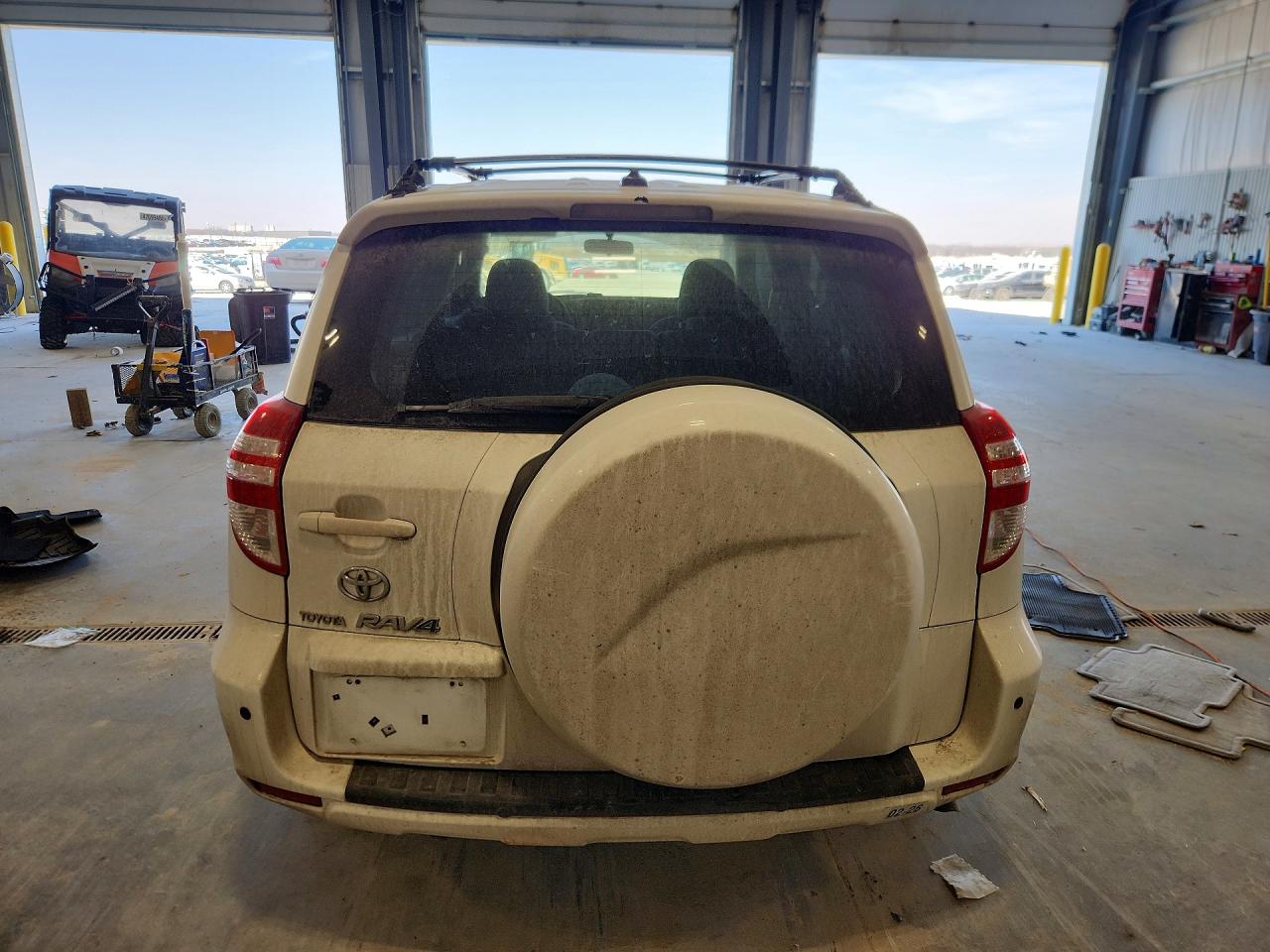 2010 TOYOTA RAV4 BASE photo 11