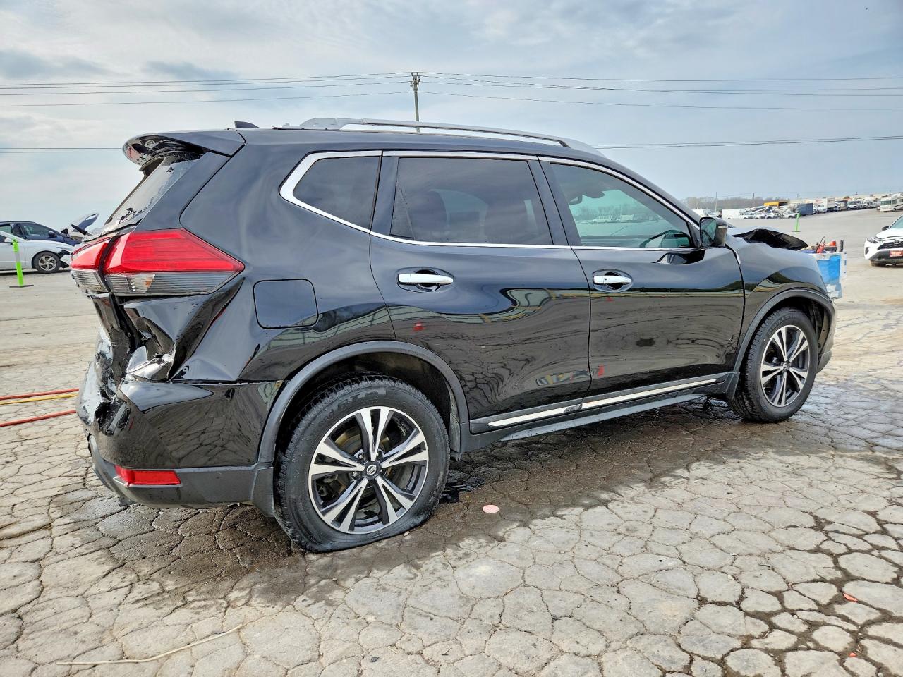 2017 NISSAN ROGUE SL photo 5