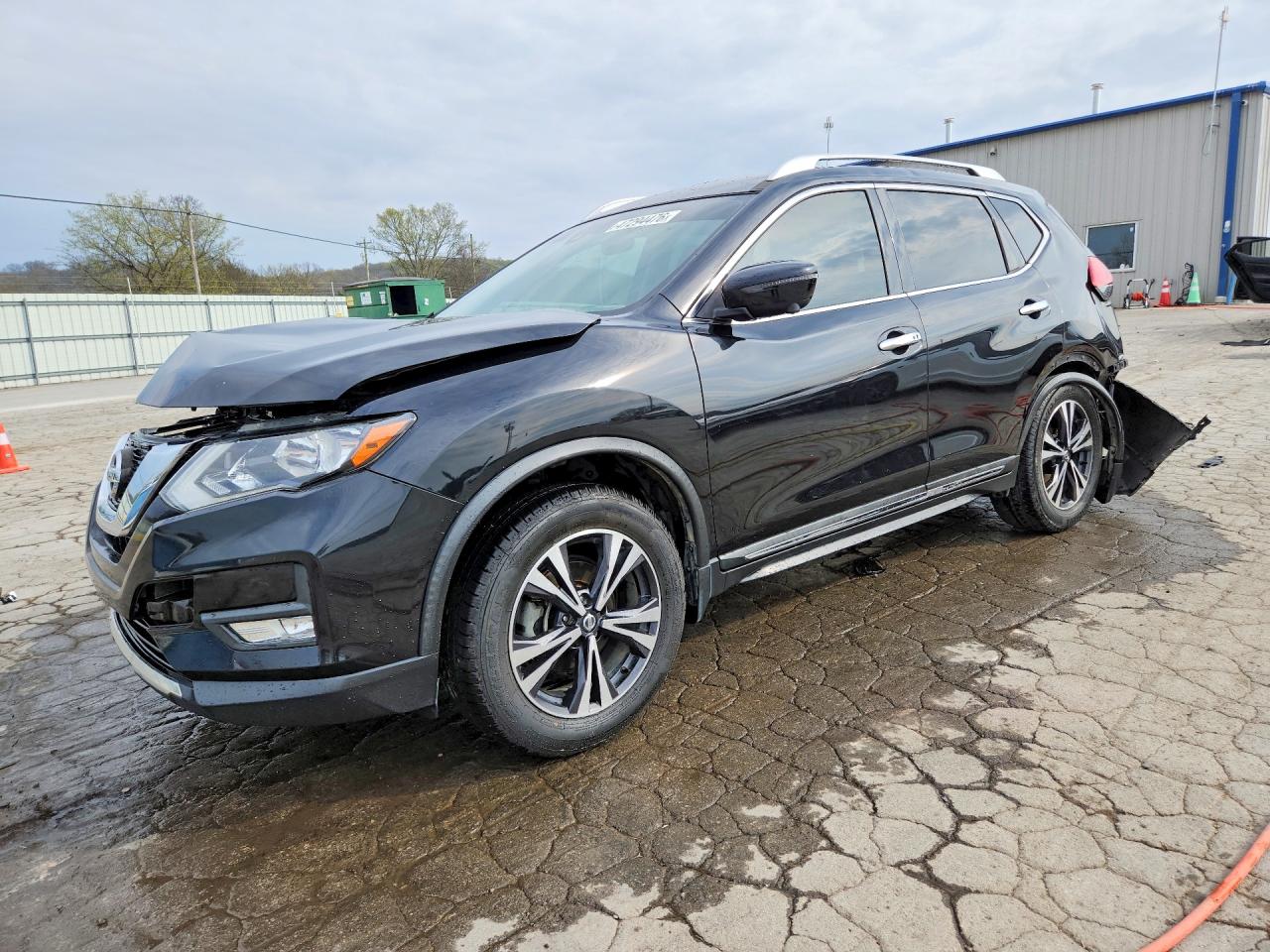 2017 NISSAN ROGUE