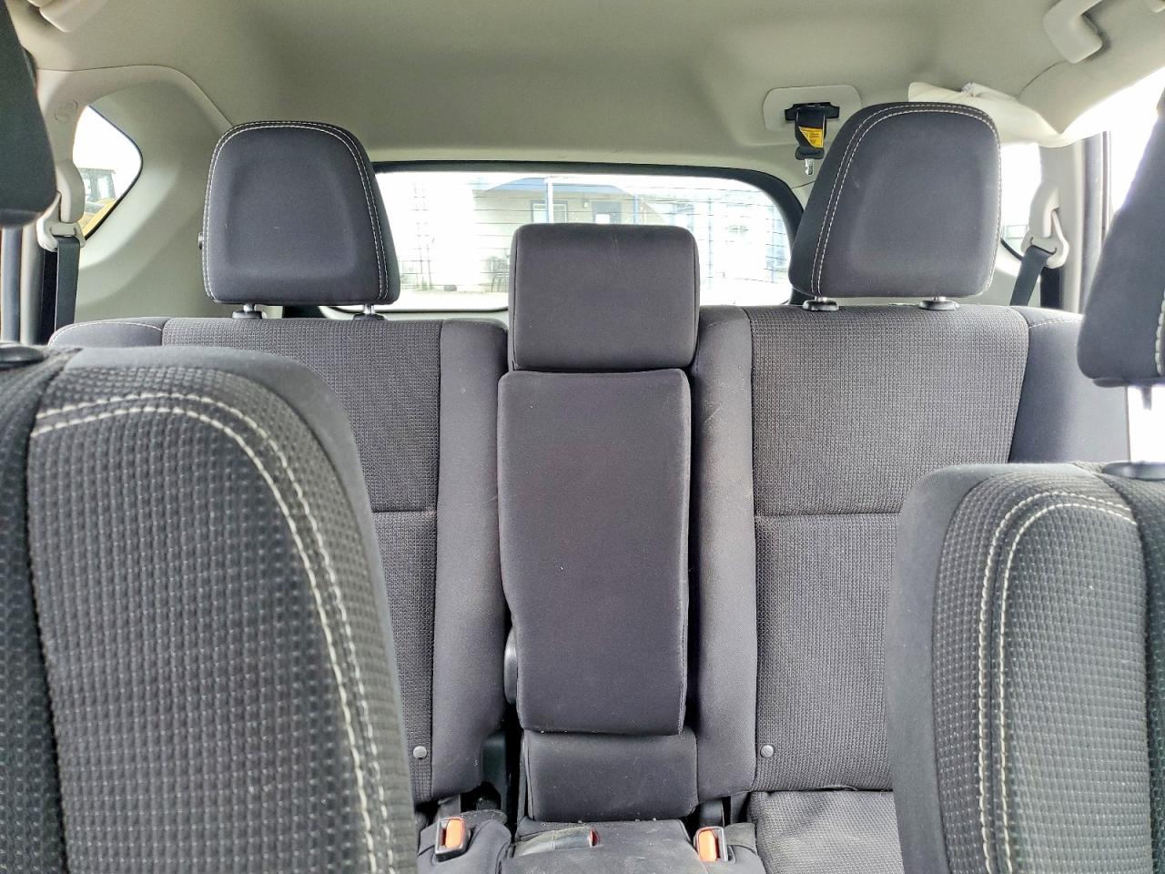 2017 TOYOTA RAV4 XLE photo 10