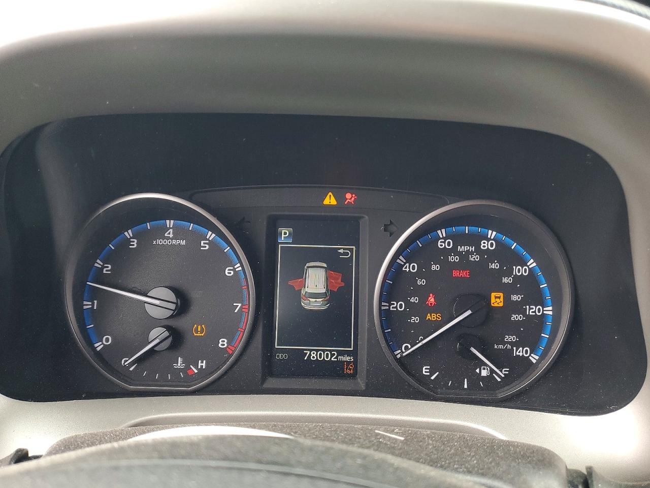 2017 TOYOTA RAV4 XLE photo 9