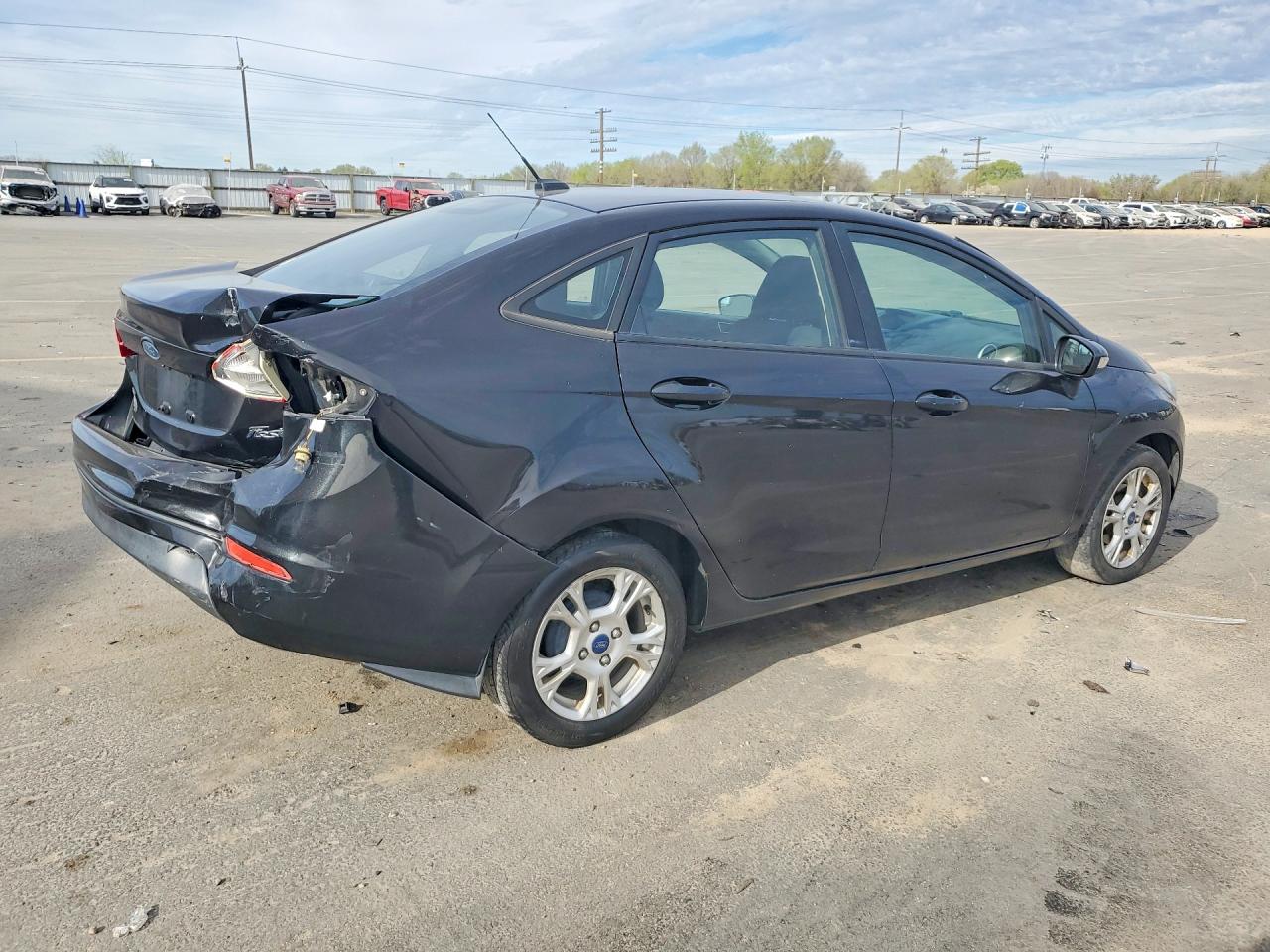 2015 FORD FIESTA SE photo 5