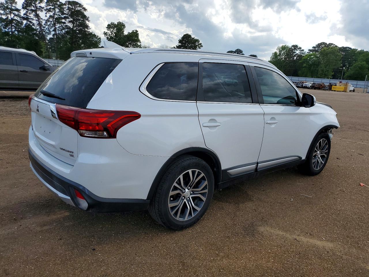 2018 MITSUBISHI OUTLANDER SE photo 7
