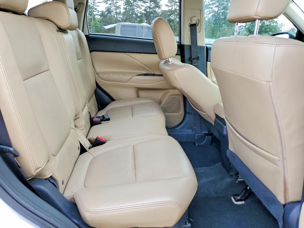 2018 MITSUBISHI OUTLANDER SE photo 28