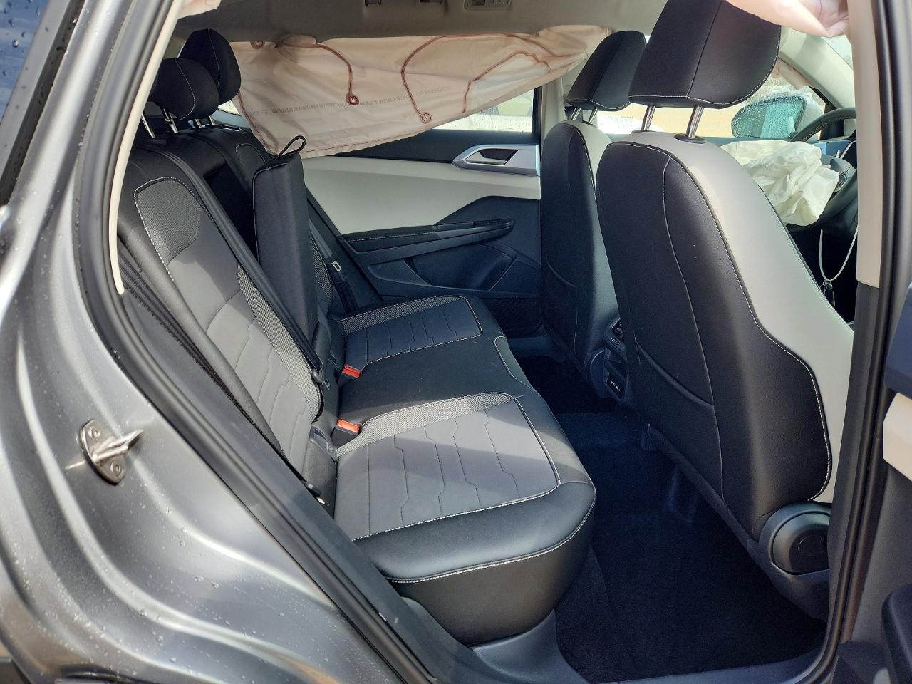 2026 VOLKSWAGEN TAOS SE photo 21