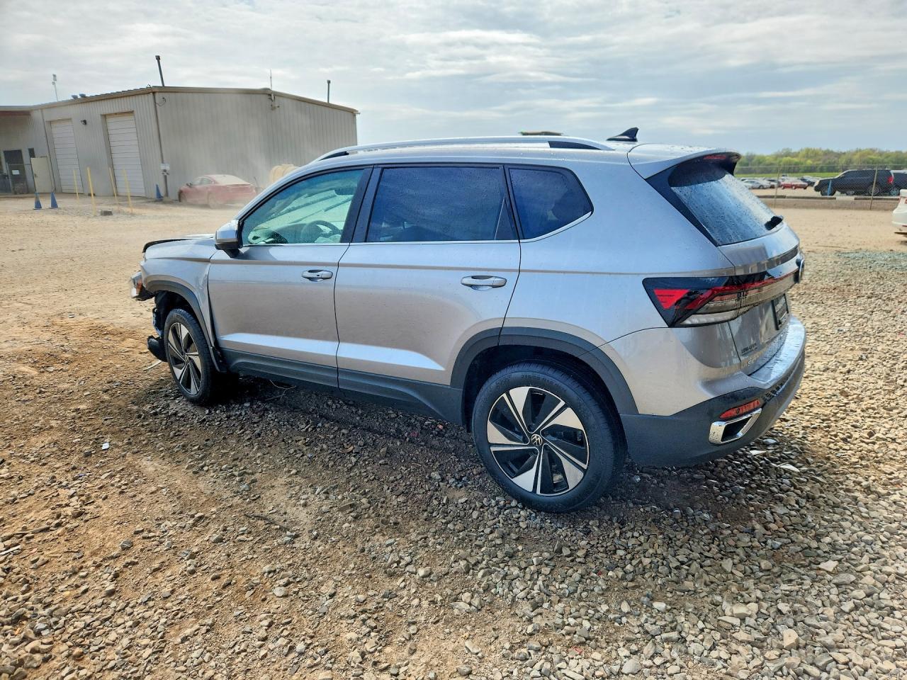 2026 VOLKSWAGEN TAOS SE photo 3