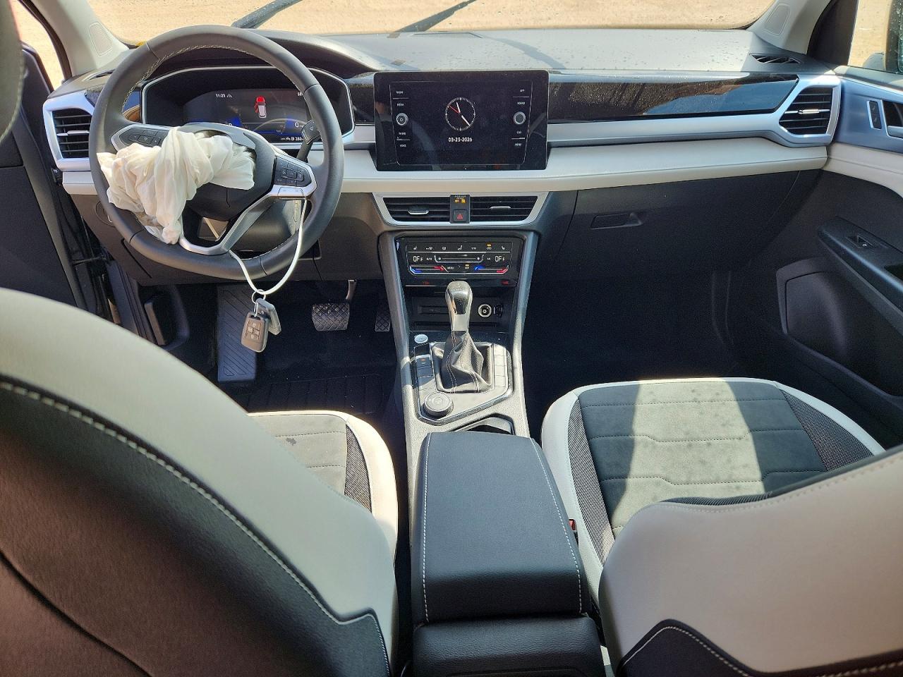 2026 VOLKSWAGEN TAOS SE photo 15
