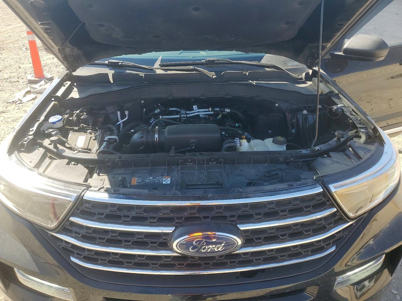 2023 FORD EXPLORER XLT photo 23