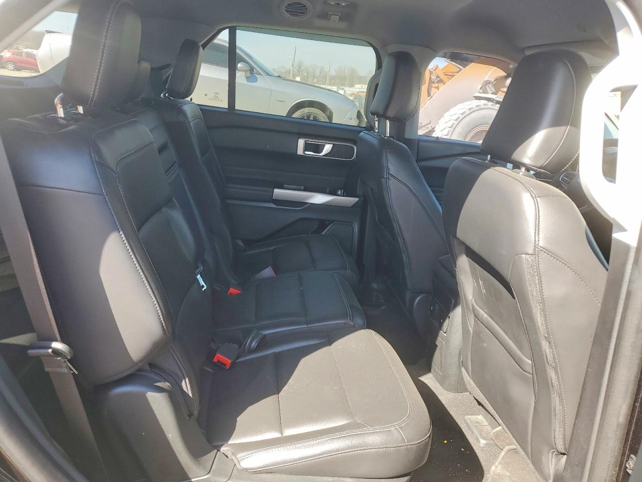 2023 FORD EXPLORER XLT photo 21