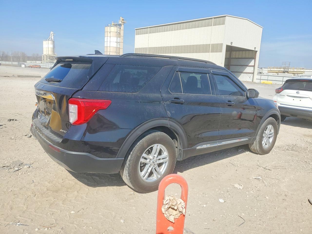 2023 FORD EXPLORER XLT photo 5
