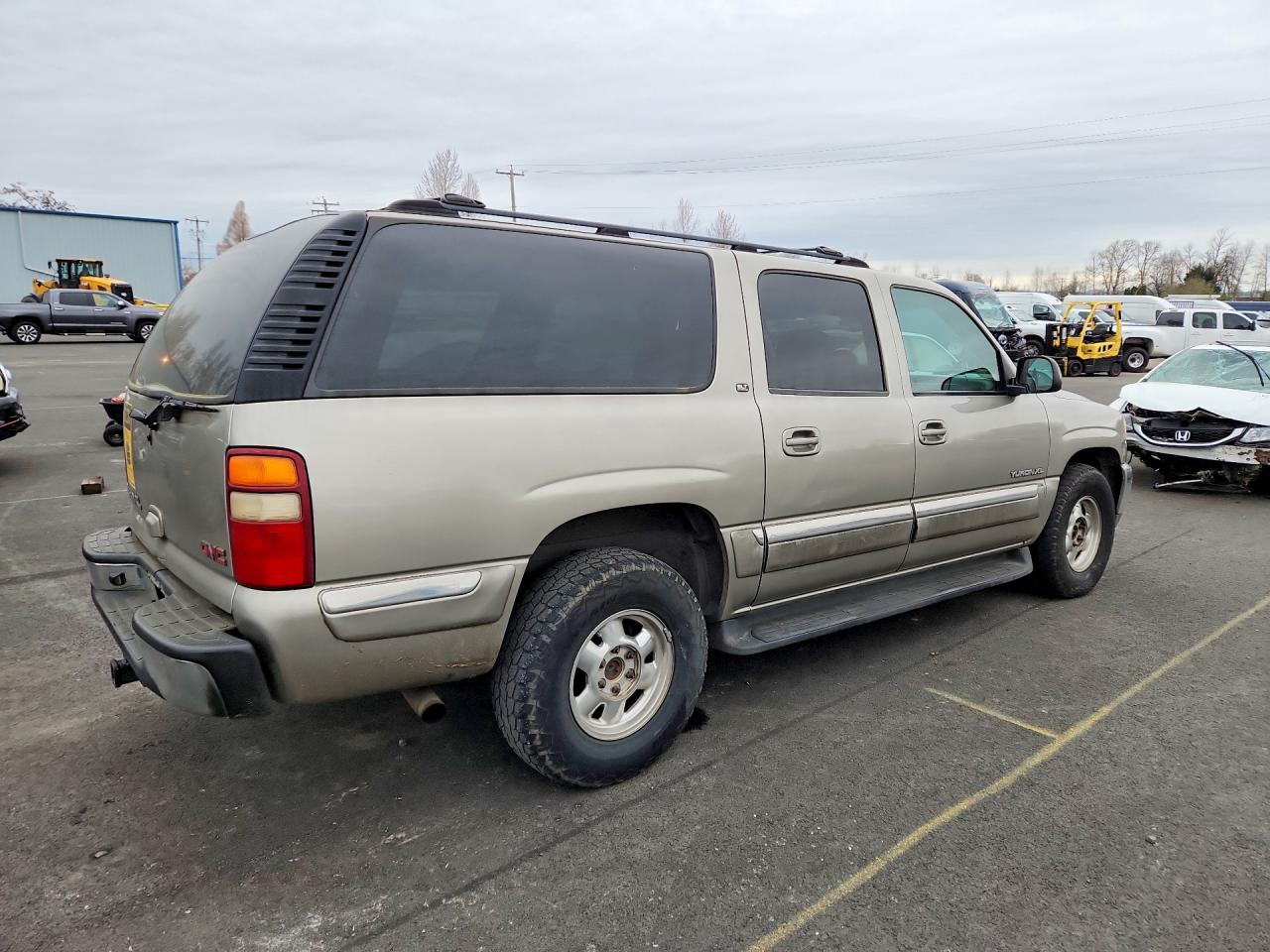 2002 GMC YUKON XL K1500 photo 5