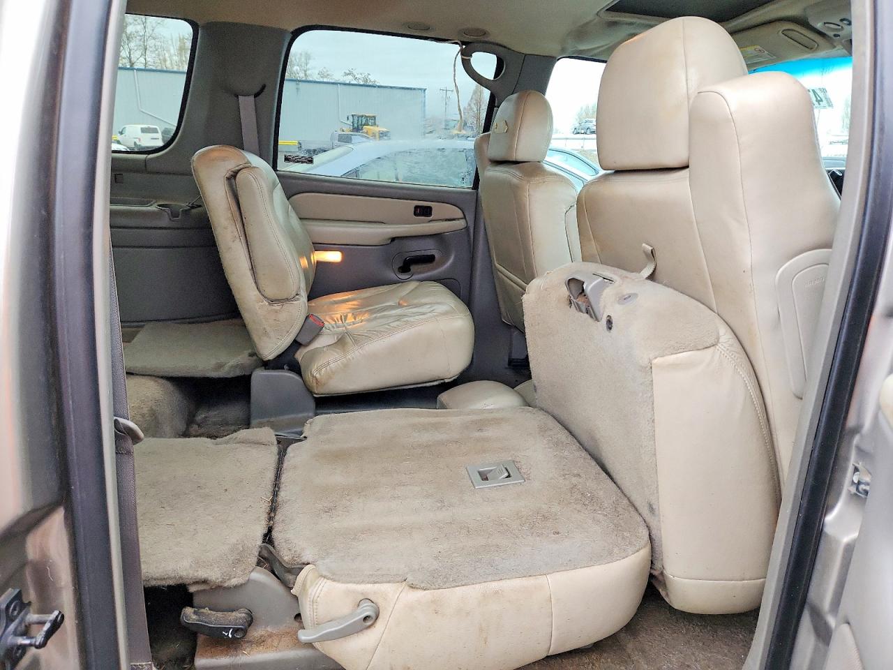 2002 GMC YUKON XL K1500 photo 19