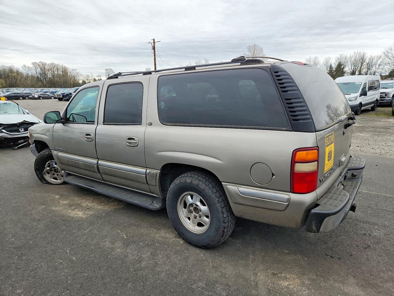 2002 GMC YUKON XL K1500 photo 3