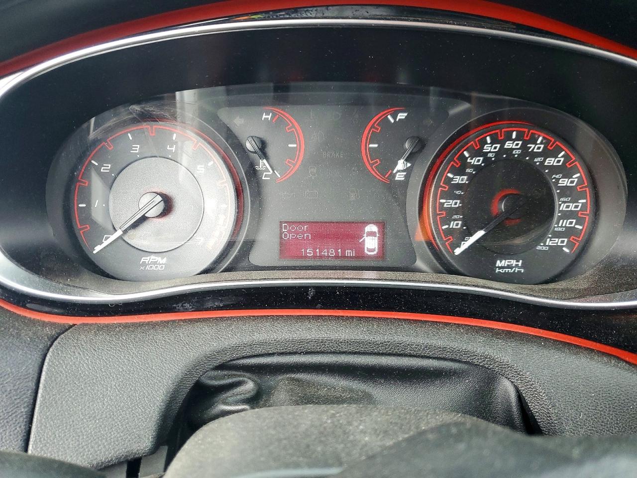 2015 DODGE DART SE photo 17