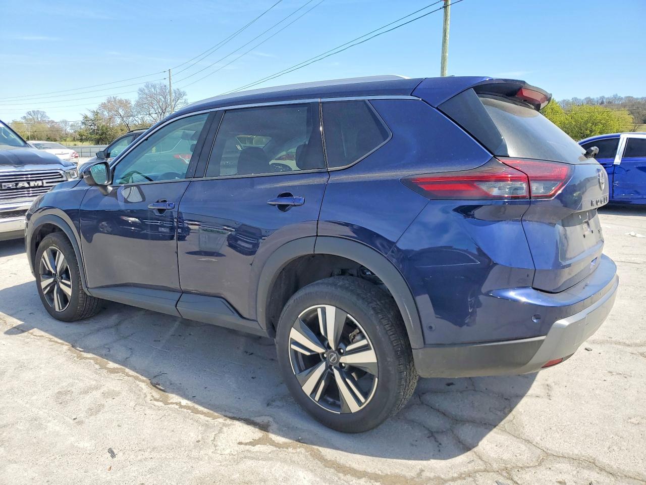 2025 NISSAN ROGUE SL photo 3