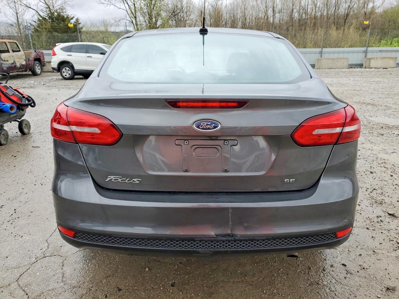 2017 FORD FOCUS SE photo 16