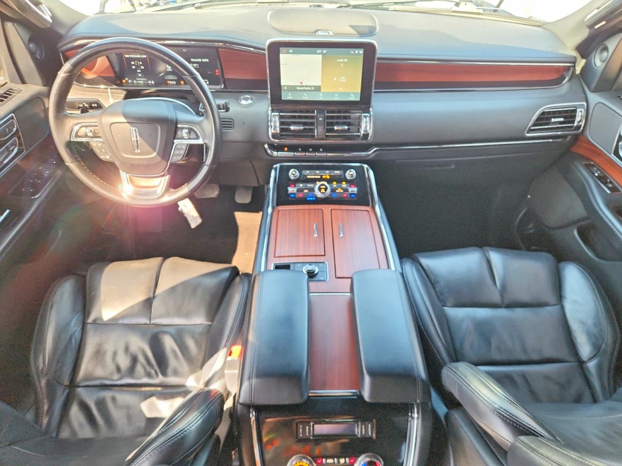 2021 LINCOLN NAVIGATOR L RESERVE photo 8