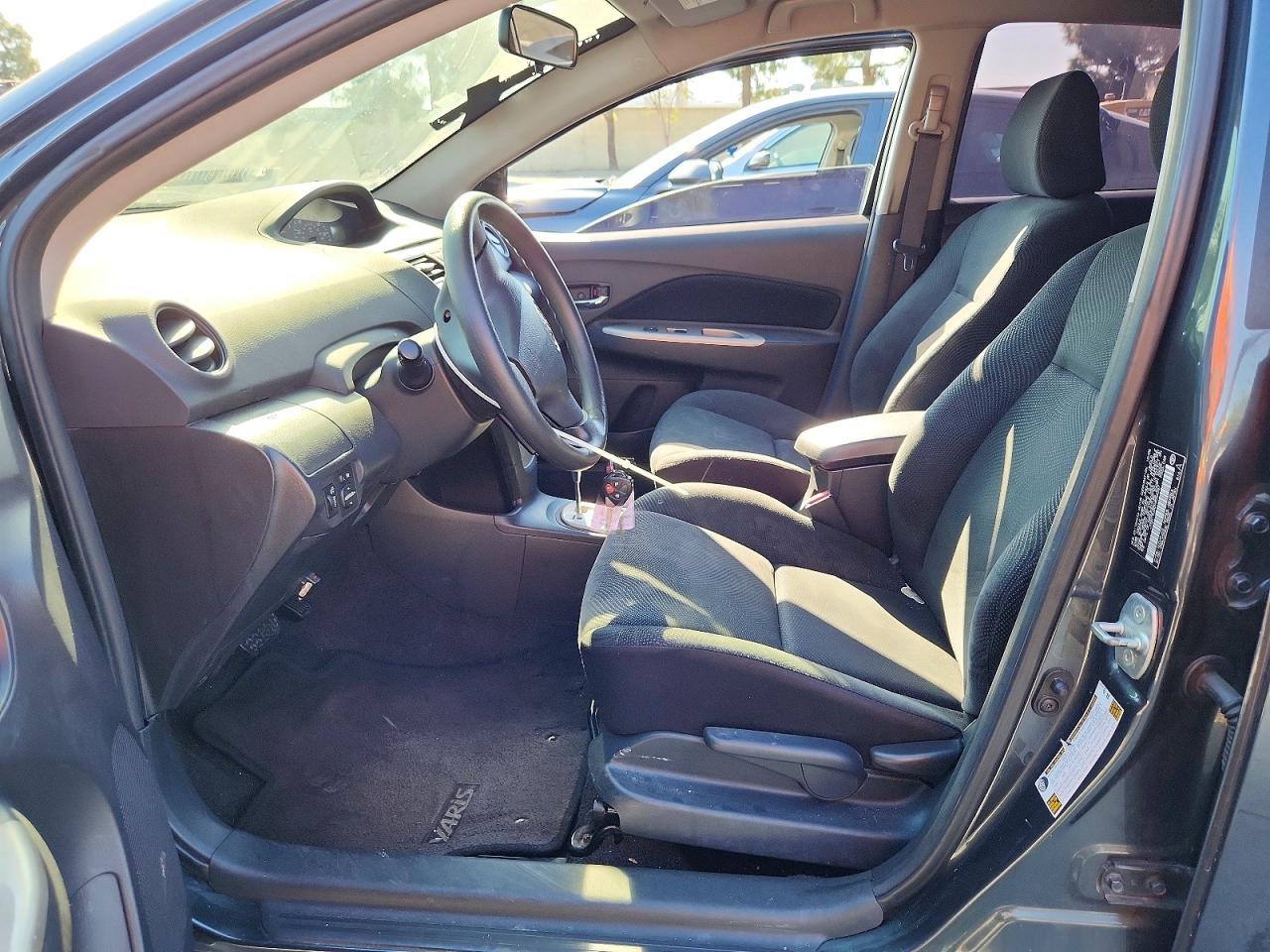 2009 TOYOTA YARIS BASE photo 13