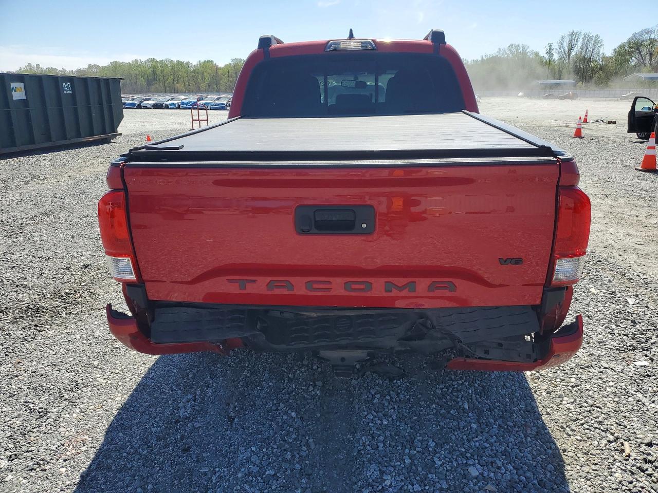 2017 TOYOTA TACOMA TRD SPORT photo 6
