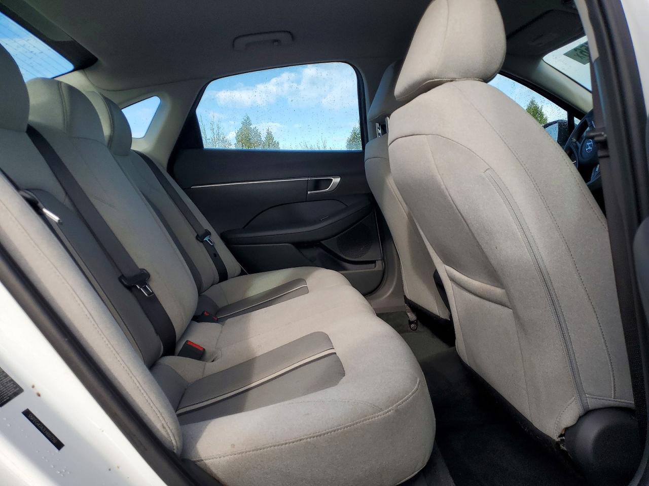 2020 HYUNDAI SONATA SE photo 19