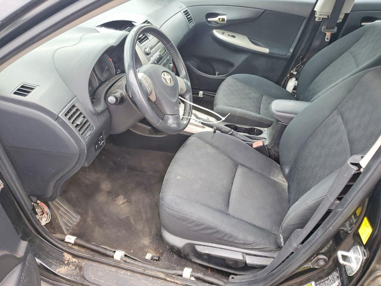 2010 TOYOTA COROLLA S photo 14