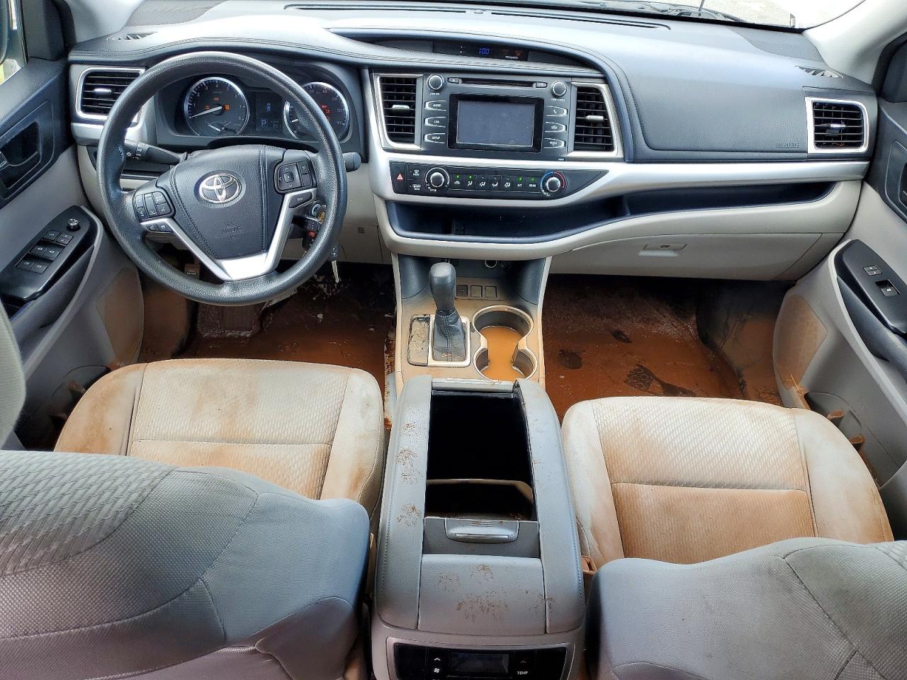 2014 TOYOTA HIGHLANDER LE photo 22