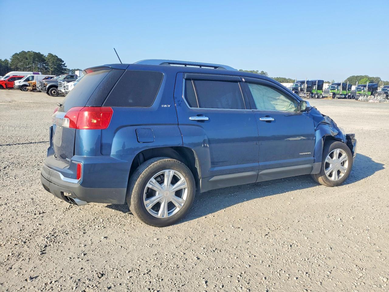 2017 GMC TERRAIN SLT photo 3